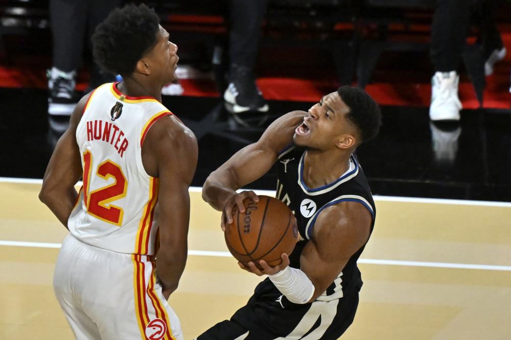 决定小组出 决定小组出