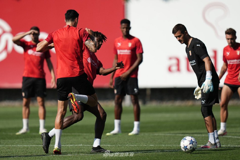 法耶凭借其 法耶凭借其