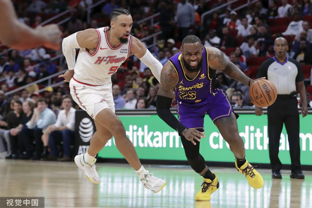 克罗斯观战湖人与东契奇合影：更喜欢看你穿蓝色球衣